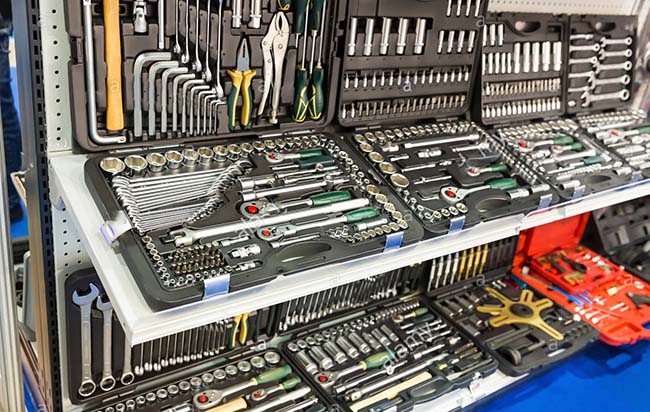 10-instrumentiv-bez-iakykh-ne-pratsiuie-zhodne-sto